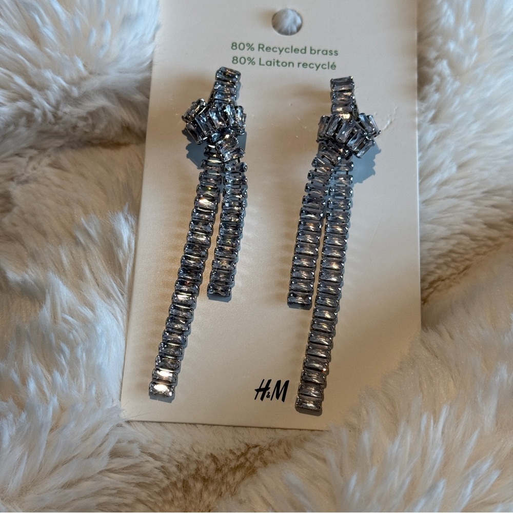 🪩Holiday Fancy earrings H&M holiday collection - Picture 3 of 4